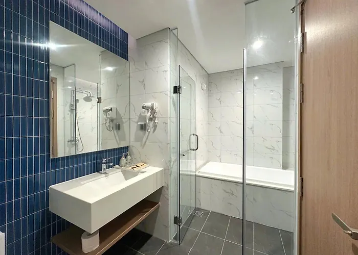 Apartment Ho Icon40 - 1 Den 5 Phong Ngu Ha Long